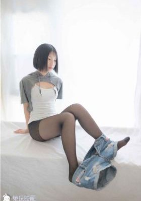 手伸进她的乳罩里揉搓着_剧情片韩国电影在线观看