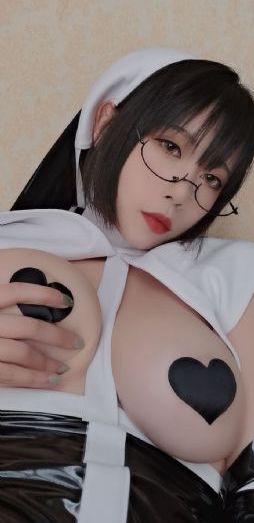 李采潭漂亮女客栈_HD免费观看